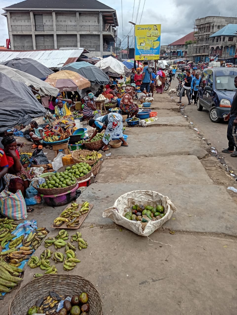 Women vendors at a Sierra Leone market